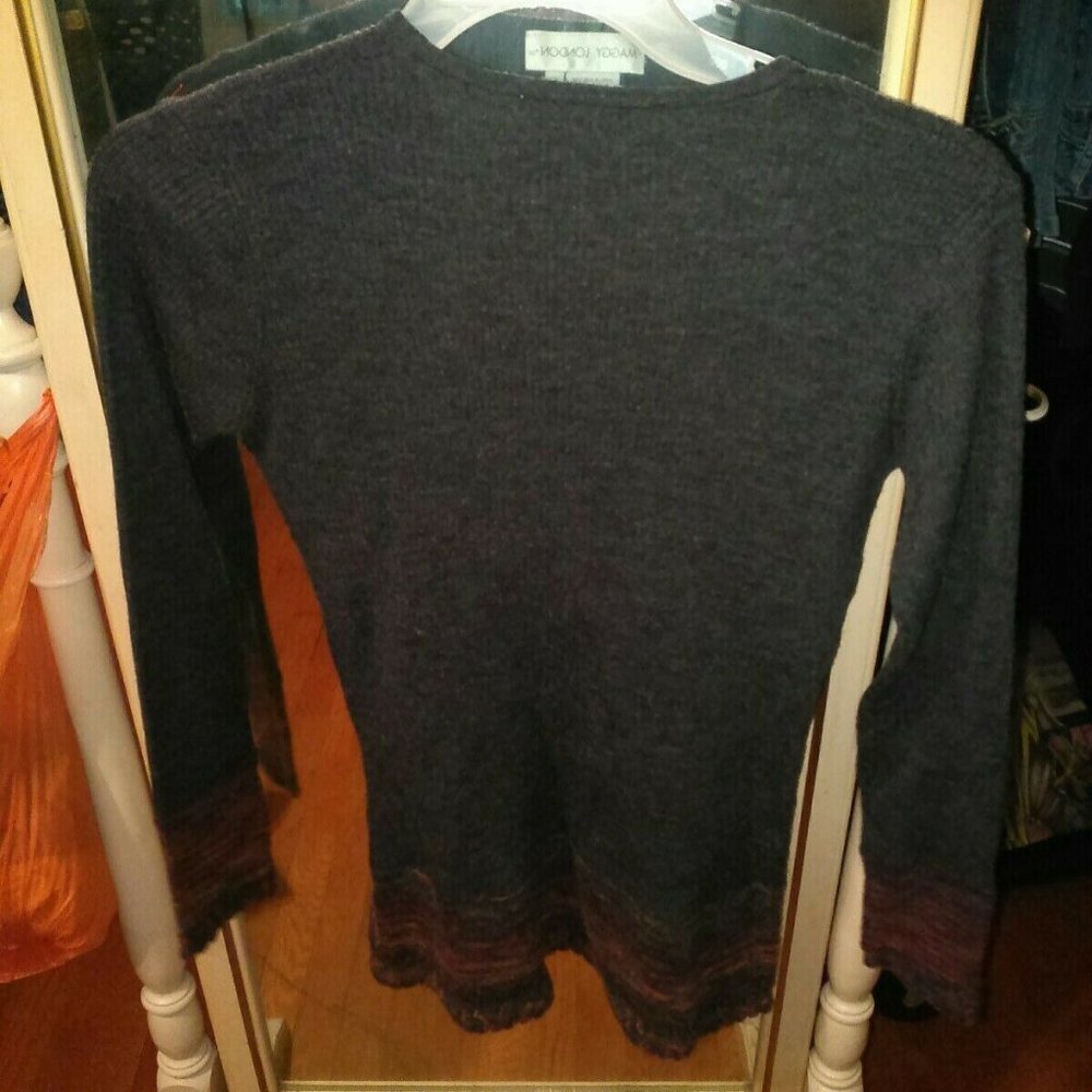 NWOT Maggy London Beautiful Sweater Blouse SZ S - Picture 2 of 3